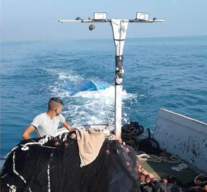 وفاة طفل فلسطيني بعد غرق مركب لاجئين قبالة عكار