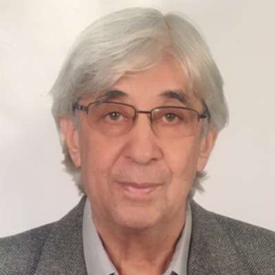 الدراسات الفلسطينية تكرم أحمد خليفة