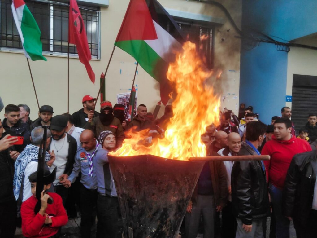 مسيرة كشفية للديمقراطية في نهر البارد