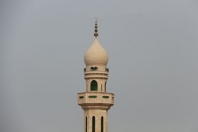 مأذنة جامع الفاروق عمر بن الخطاب في المخيم الجديد في مخيم الرشيدية، صور، جنوب لبنان (بعدسة رانية سعد الله).