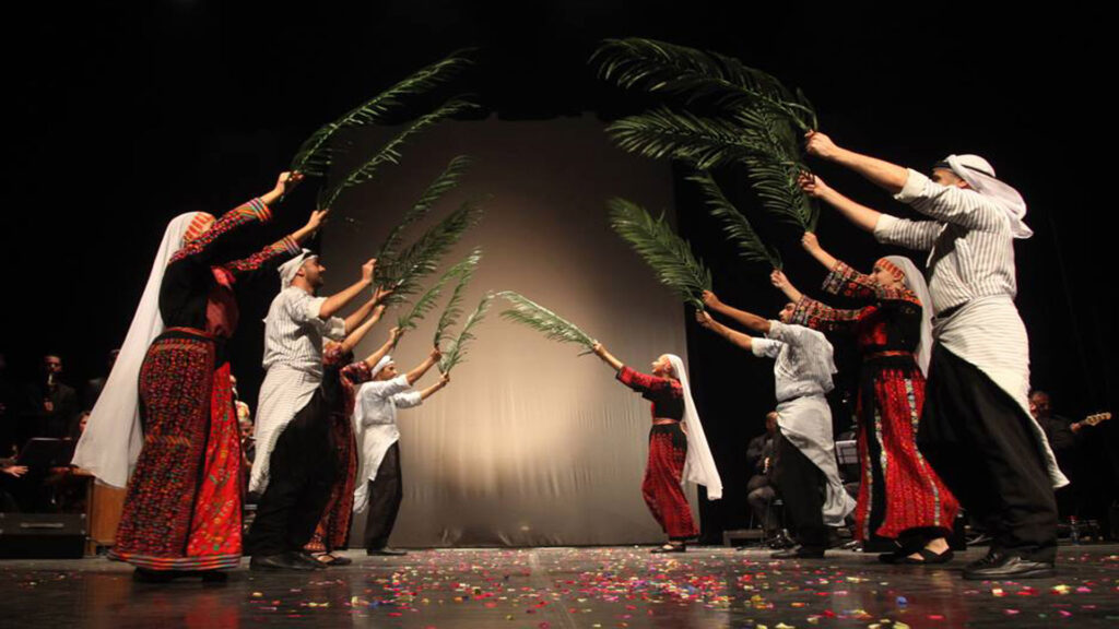 أمسية تراثية لإحياء يوم الأرض في عمان