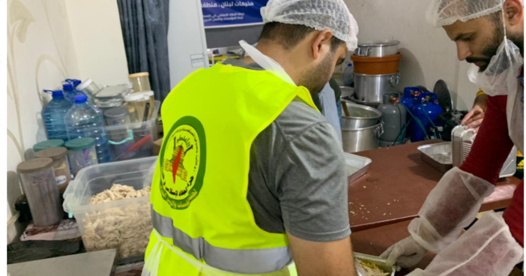 توزيع وجبات عائلية في مخيمات لبنان