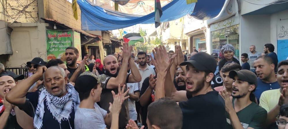 تكبيرات في مخيمات لبنان دعما للمقاومة