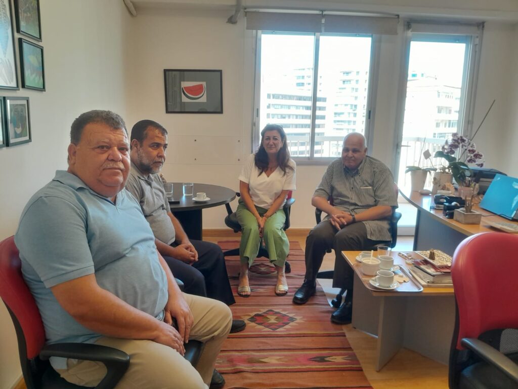 عوض والمصري يبحثان إحتياجات تجمعات صور