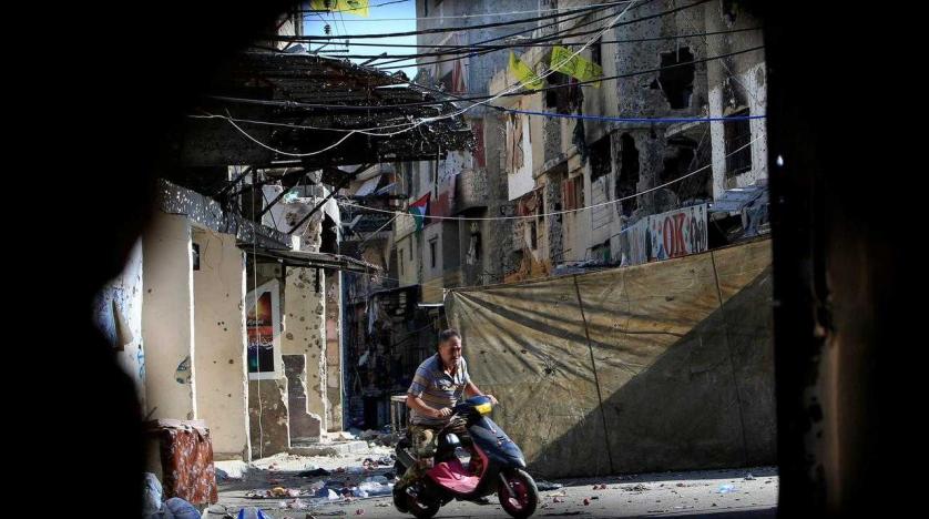 كلاوس تطالب باخلاء مدارس عين الحلوة من المسلحين