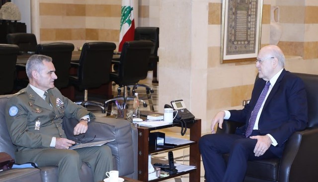 لاثارو يطلب تحييد مراكز اليونيفيل عن مواجهات الجنوب