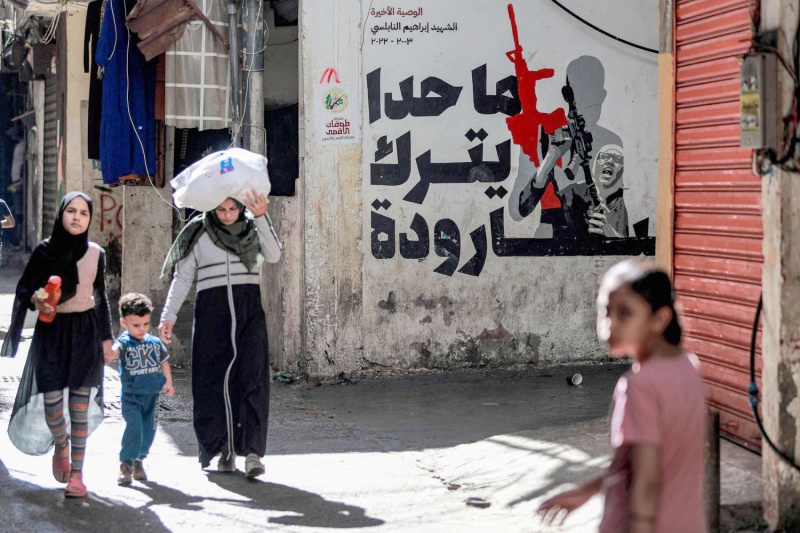 كلاوس تنفي وجود خطط بديلة للأونروا في لبنان