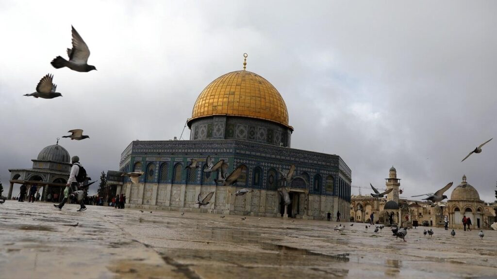 لجنة المتابعة تعتبر منع الدخول إلى الأقصى في رمضان إعلان حرب