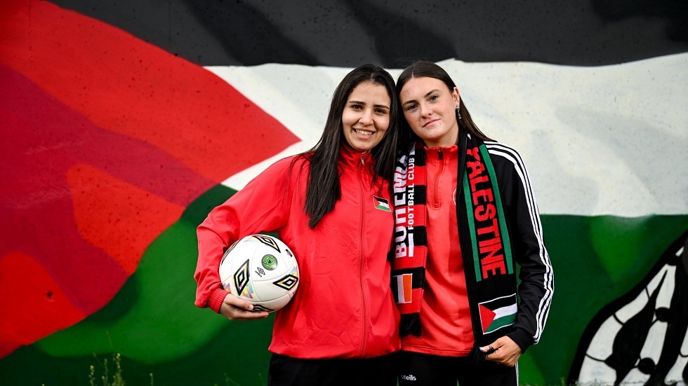 إحتفاء إيرلندي بمنتخب فلسطين للسيدات