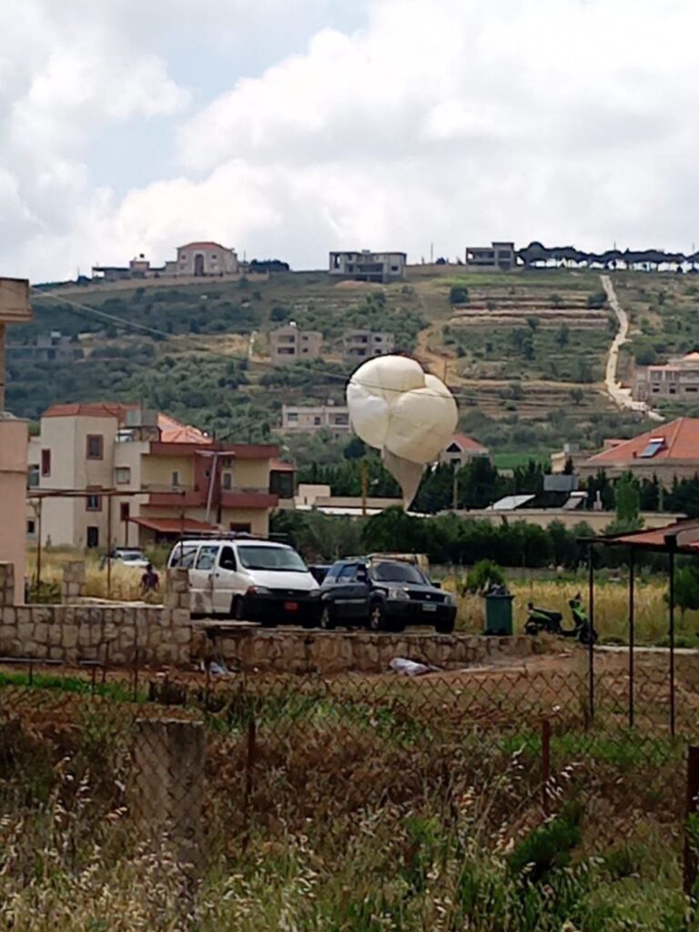 حزب الله يسقط منطادا تجسسيا في محيط رميش