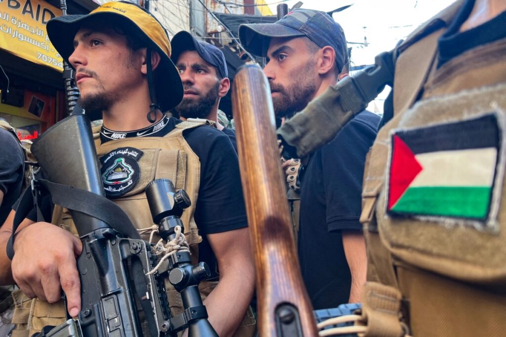 سرحان يؤكد إغلاق ملف السلاح الفلسطيني خارج مخيمات لبنان