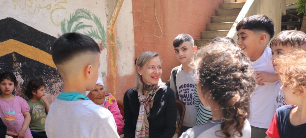 كلاوس حريصة على التنسيق مع دمشقية