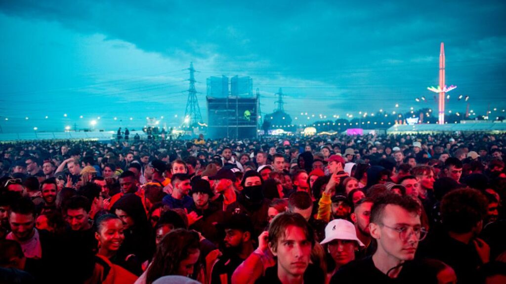 حملة واسعة لمقاطعة مهرجان فيلد داي