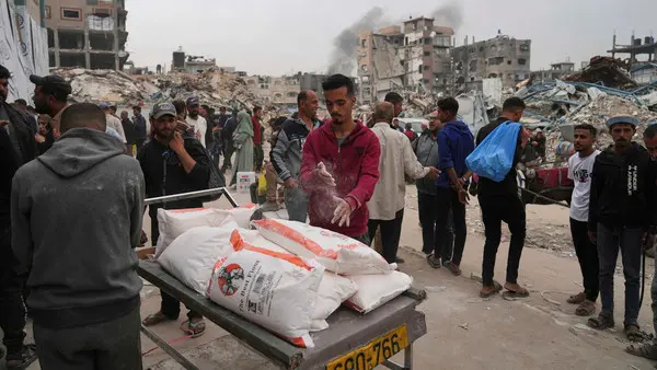 لازاريني ينتقد نظام توزيع المساعدات في غزة والضفة