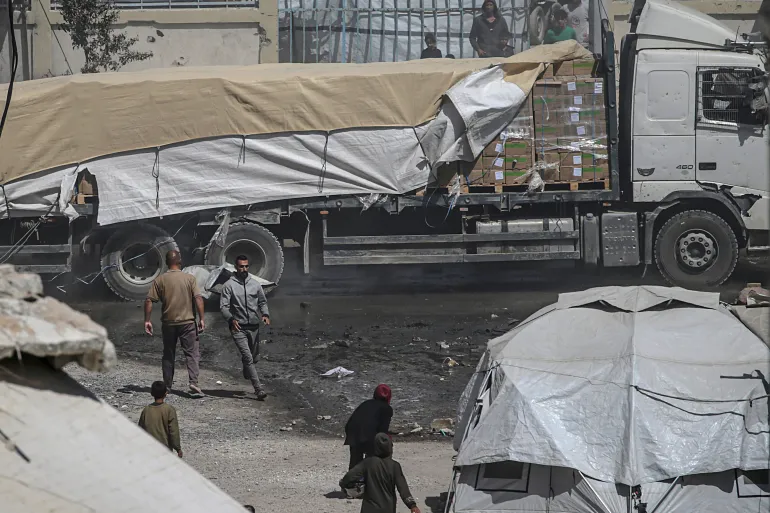 عشائر غزة تتعهد بحماية المساعدات