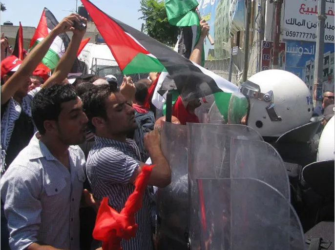 الأمن الفلسطيني يقمع تظاهرات مؤيدة لغزة في الضفة