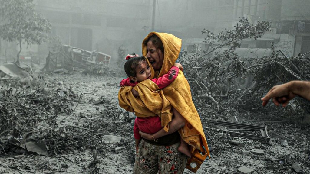 الغارديان تحذر من تواطؤ الغرب مع حرب الإبادة في غزة