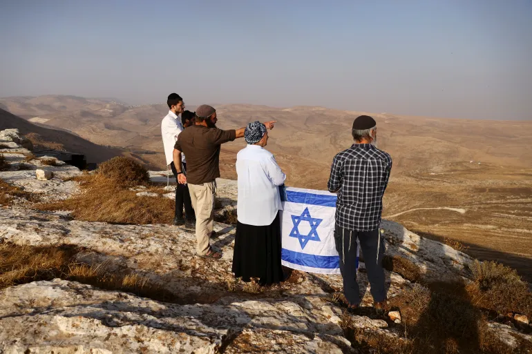 قاسم يحذر من مشاريع إستيطانية في لبنان