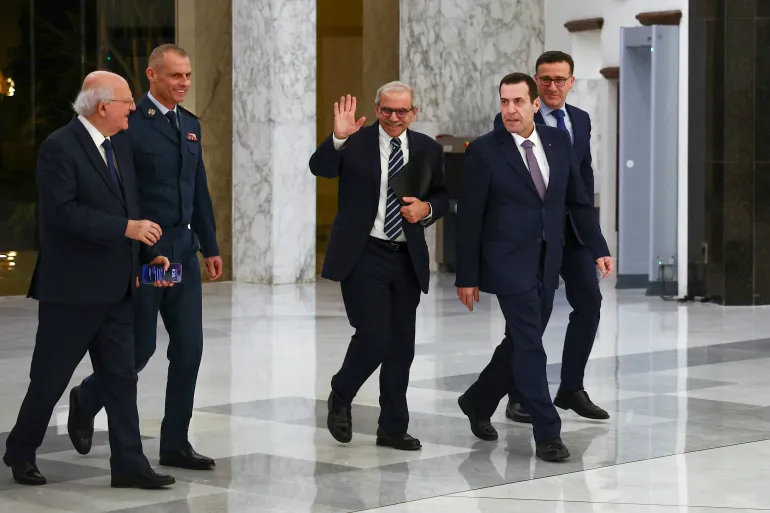 قبلان: لا شرعية لحكومة تعيش على بيع السيادة