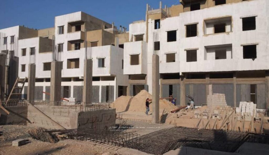 كلاوس سعيدة بعودة عائلات إلى بيوتها في نهر البارد