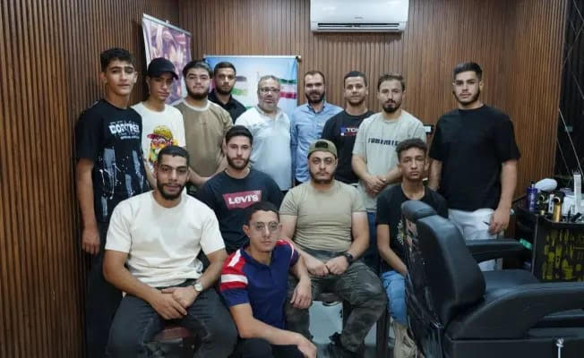 دورة حلاقة في مخيم الجليل