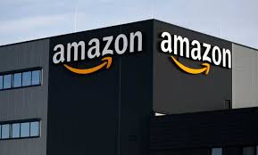 أمازون تفصل موظفا عارض تعاونها مع الكيان