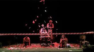 الغرباء على مسرح القصبة