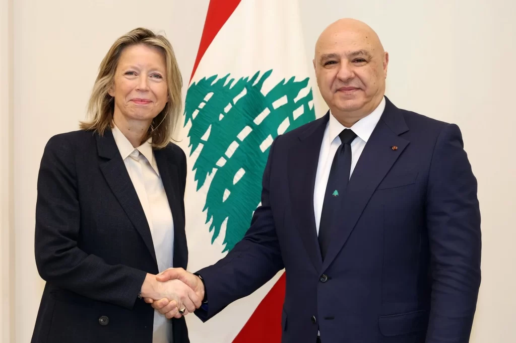 عون يطالب الإتحاد الأوروبي بالضغط على الكيان