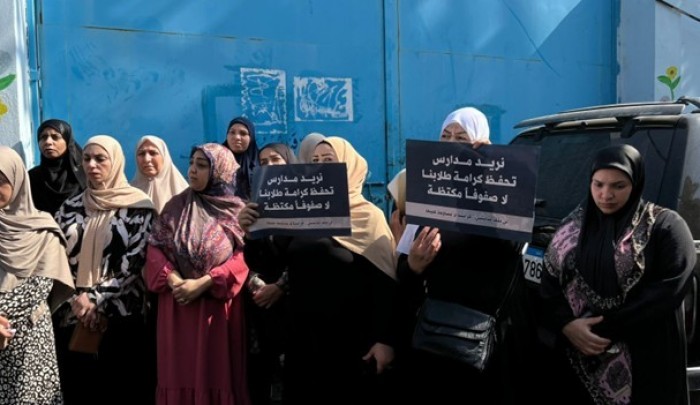 حماس تلوح بوثائق كاشفة لدور كلاوس في تقليص خدمات الأونروا