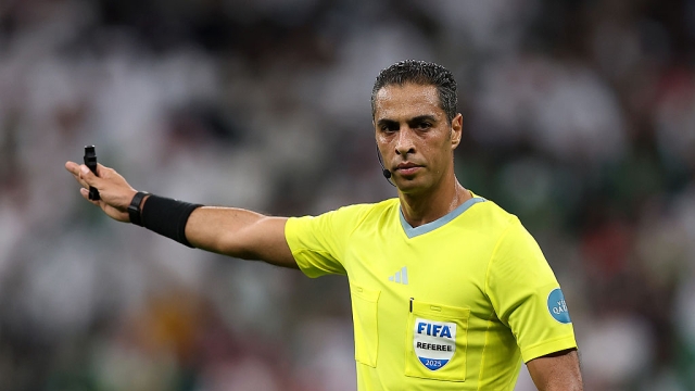 كأس العرب يستبعد حكم مباراة فلسطين والسعودية