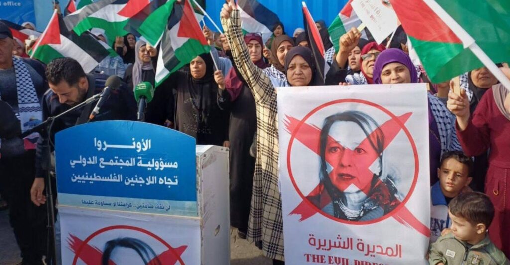 موسى: إحتجاجات اللاجئين على الأونروا صرخة غضب