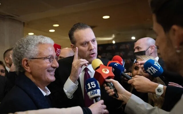 زوهار يعتبر الفلسطينيين ضيوفا على أرضهم