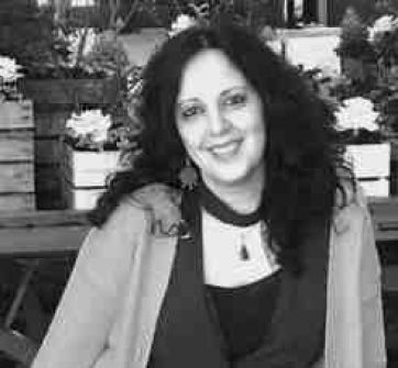 فوز الفلسطينية عجور بجائزة إيما جولدمان