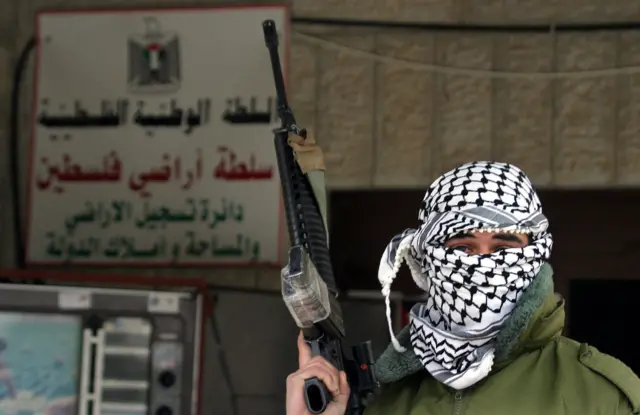 السلطة الفلسطينية أمام سؤال المصير إسرائيل عالقة بين "وظيفة" السلطة و"دلالاتها"