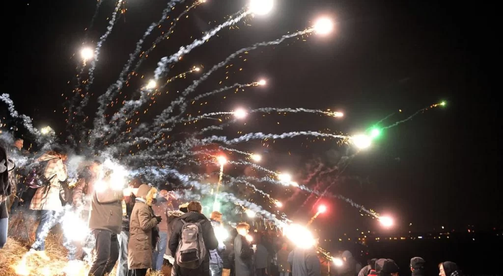 دوريات لمنع المفرقعات في البص