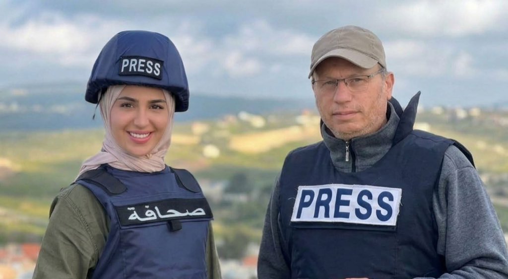 كوفية فتوني تكتسح مواقع التواصل الإجتماعي