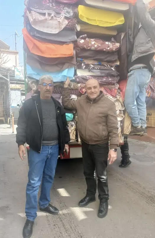 مساعدات إنسانية للنازحين في مخيم الجليل