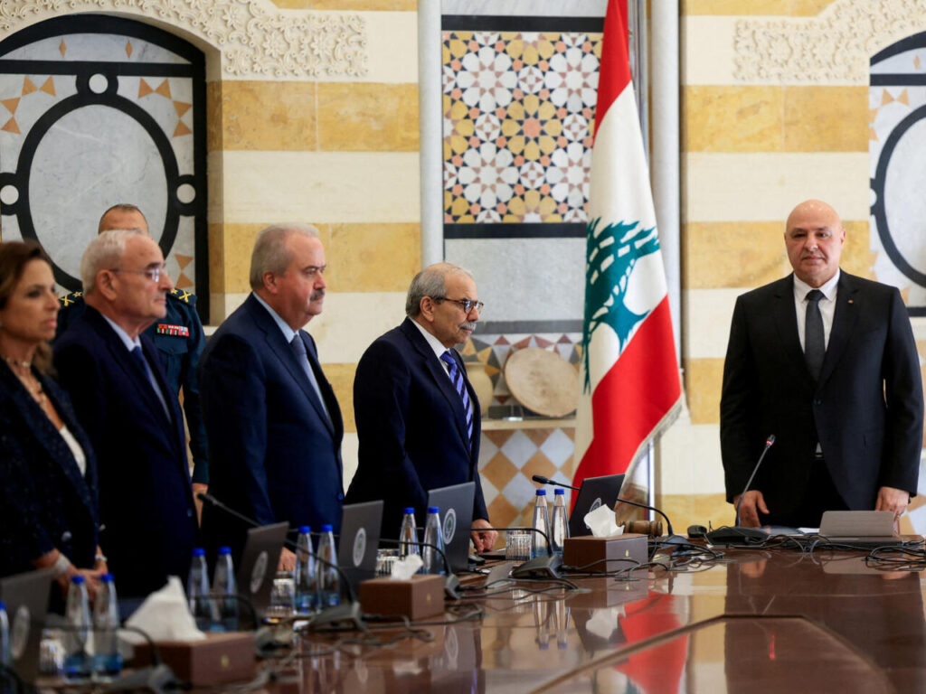 لبنان الرسمي يتجاهل الدعوة لمشاورات وطنية حول المفاوضات المباشرة