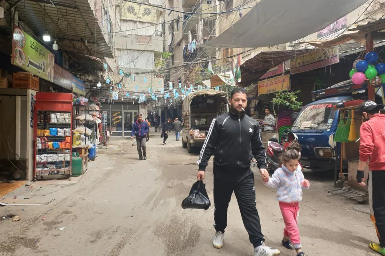 مخيمات صور تطلب الغوث من الأونروا