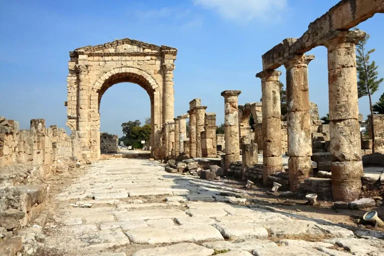لبنان يطالب بحماية مواقعه الأثرية