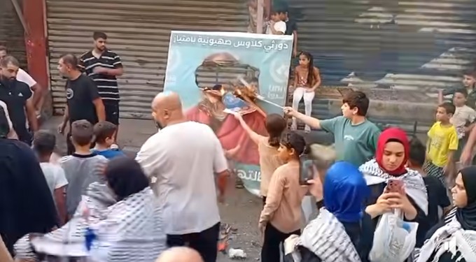 كلاوس تتجاهل واجهات عين الحلوة
