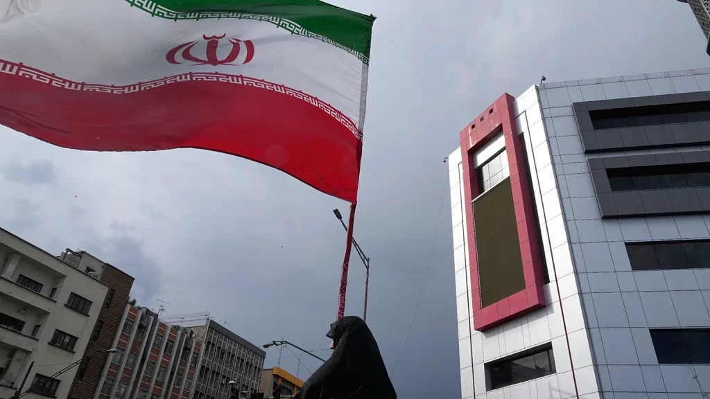 إيران تحذر الإقليم من مغامرة سورية في لبنان