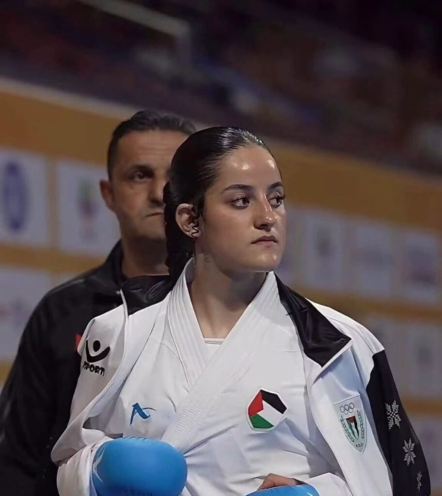 الفلسطينية بشارات بطلة العالم للكاراتية للمرة الثانية