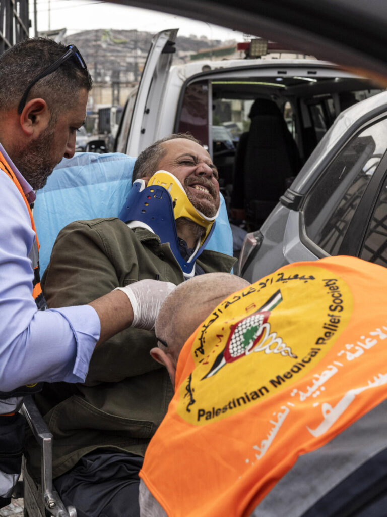 قطعان المستوطنين تهاجم مصوري فرانس برس في الضفة