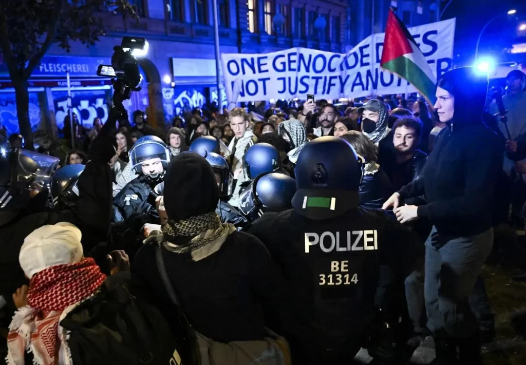 قمع تظاهرة داعمة للقضية الفلسطينية في برلين
